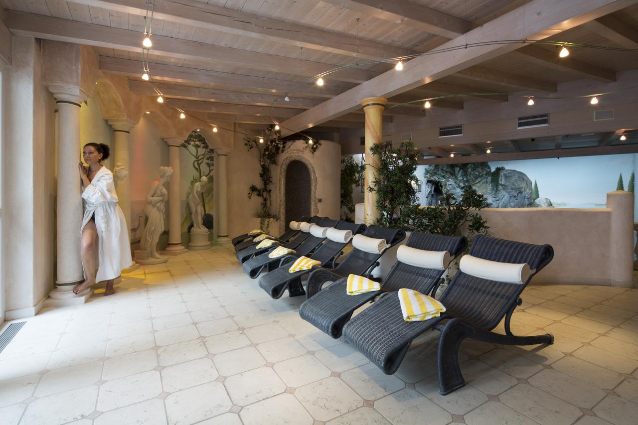 Dolomites Wellness Hotel Savoy ラ・ヴィッラ エクステリア 写真